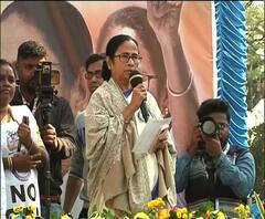 ছাত্রসমাজ সিএএ ও এনআরসি বিরোধী আন্দোলন এগিয়ে নিয়ে যাবে, পাশে আছি: মমতা 