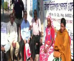 Reporter Stories: অবসরপ্রাপ্ত পুর কর্মীদের বিক্ষোভ ভাটপাড়া পুরসভায়