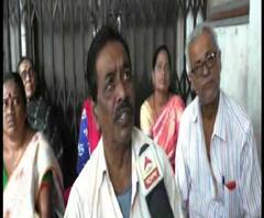 Reporter Stories: পেনশন না পাওয়ার প্রতিবাদে ভাটপাড়া পুরসভার অবসরপ্রাপ্ত কর্মীদের ধর্না