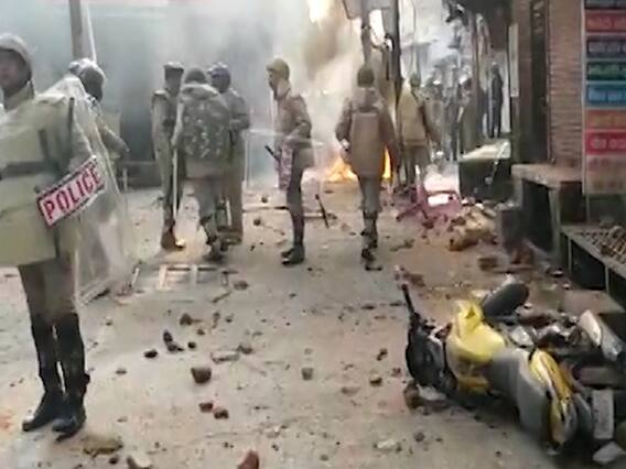 UP: Six dead in violence, protesters set ablaze vehicles | Master Stroke Full 