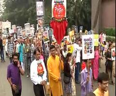 Nashik Book Rally | नाशिकमध्ये ग्रंथ तुमच्या दारी उपक्रमाच्या दशकपूर्ती निमित्ताने बुक मार्च | ABP MAJHA