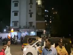 बर्थडे पर बॉलीवुड के भाईजान सलमान खान की एक झलक को बेताब हुए फैन्स