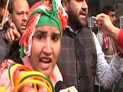 Youth Cong protests against police for manhandling Priyanka Gandhi 