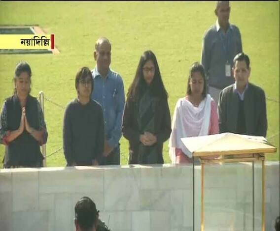 ধর্ষণে অভিযুক্তদের চরম শাস্তির দাবিতে আমরণ অনশন দিল্লি মহিলা কমিশনের চেয়ারপার্সনের