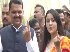 Amrita Fadnavis Vs Priyanka Chaturvedi...महाराष्ट्र की सियासत में स्त्री युद्ध ! | Master Stroke