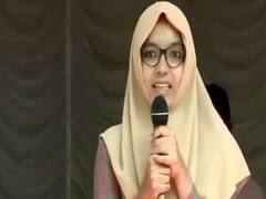 Kerala girl attracts all the limelight at Rahul Gandhi's event in Malappuram