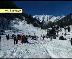 উত্তরাখণ্ডে প্রবল তুষারপাত, বরফে ঢাকা বদ্রীনাথ