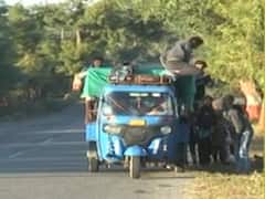 બનાસકાંઠાઃ લાખણીમાં વિદ્યાર્થી જીવના જોખમે કરી રહ્યા છે મુસાફરી, જુઓ વીડિયો