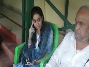 Aishwarya Rai's father declines belongings returned by Rabri | Sansani (28.12.2019)