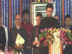 Aaditya Thackeray ने ली Maharashtra Cabinet में मंत्री पद की शपथ