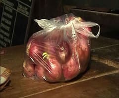 Reporter Stories: রেশনে মিলবে পেঁয়াজ, প্রতি কেজি ৫৯ টাকা 