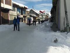 Srinagar में जम गई डल झील, माइनस में पहुंचा तापमान | News@7