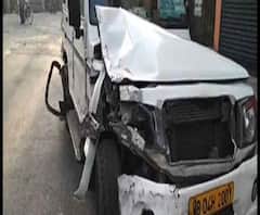 Reporter Stories: শ্রীরামপুর বটতলার কাছে পথ দুর্ঘটনা, দোকান ভেঙে ঢুকে গেল ট্রাক