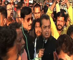 আরএসএস কর্মী গুলিবিদ্ধ হওয়ার প্রতিবাদে সভা, খিদিরপুরে পথ আটকানো হল মুকুল রায়ের