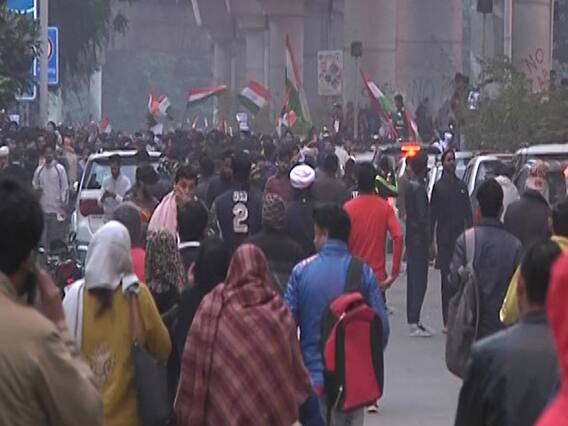 Ground Report: CAA के विरोध में Jamia Millia Islamia में प्रदर्शन जारी