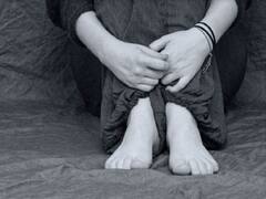 West Bengal के Malda में एक महिला की अधजली लाश मिली, पुलिस को रेप का शक