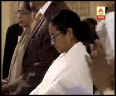 বড়দিনের আনন্দে মাতোয়ারা কলকাতা, ব্রেবোর্ন রোডের গির্জায় মুখ্যমন্ত্রী