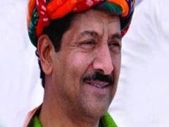 કોંગ્રેસી ધારાસભ્ય વિક્રમ માડમે કરી જનતા રેડ, માર્કેટમાં જાતેજ વજન કાંટા પર ઉભા થઇ ગયા, જુઓ વીડિયો