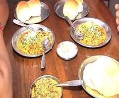 नाशकातल्या हॉटेलांमध्ये कांदा नाही, खव्वयांवर कांद्याविना मिसळ खाण्याची वेळ | ABP Majha