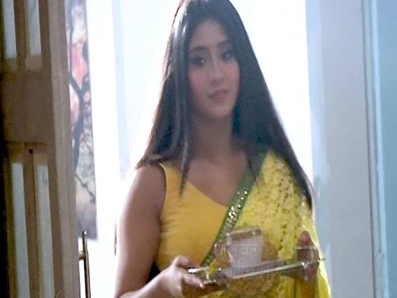 Yeh Rishta Kya Kehlata Hai : Naira's wedding lehenga gets burn