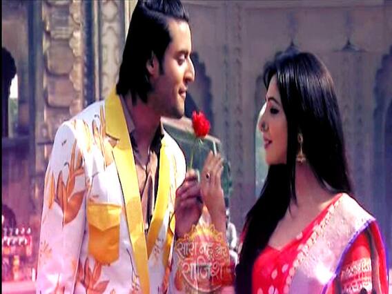 Manmohini's Mohini & Raabta's Atharva reach Lucknow to promote Zee Rishtey Awards 2019