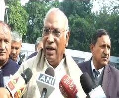 একটা মিথ্যেকে বারবার বলে সত্যি প্রমাণিত করতে চেয়েছিল বিজেপি, ঝাড়খণ্ডের ফলের পর কটাক্ষ মল্লিকার্জুন খাড়গের