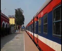 Reporter Stories: ৭ দিন বন্ধ থাকার পর চালু হল জঙ্গিপুর-শিয়ালদা রেল পরিষেবা 