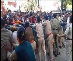 পুলিশি সন্ত্রাস ও তৃণমূলের বিরুদ্ধে অত্যাচারের অভিযোগ, শ্রীরামপুরে বিজেপির মহকুমা শাসকের অফিস ঘেরাও কর্মসূচি ঘিরে উত্তেজনা