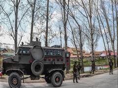 Indian Army jawans hit by an avalanche in Kupwara