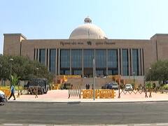 ગુજરાત મૉડલની ખુલી પોલ, રાજ્યભરમાં 5 લાખથી વધુ યુવાનો છે શિક્ષિત બેરોજગાર, જુઓ વીડિયો