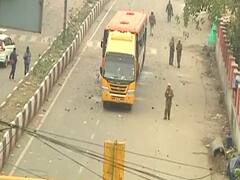 CAA Protest Ground Report: दिल्ली के सीलमपुर में हिंसक प्रदर्शन, नार्थ ईस्ट दिल्ली के 3 मेट्रो स्टेशन बंद