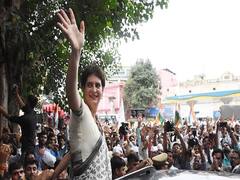 Mera Gala Dabaya: Priyanka Gandhi accuses UP Police of manhandling her