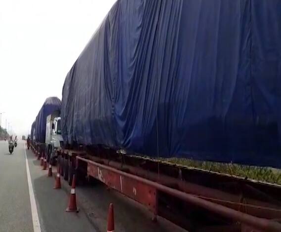 Pune Metro Coach पिंपरीत येताच मानापमान नाट्य, मेट्रो अधिकारी-महापौर उषा ढोरेंमध्ये वाद | ABP Majha