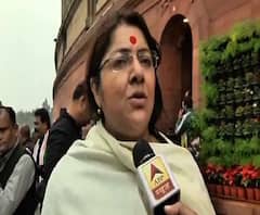 'খানদানি পরিবার, সারাক্ষণ নিরাপত্তারক্ষী নিয়ে ঘোরেন, জানেনই না ধর্ষণের পরিস্থিতি' রাহুলের মন্তব্যের প্রতিবাদে সরব লকেট চট্টোপাধ্যায়