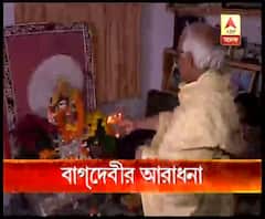 দেখুন, মন্ত্র পাঠ করে সরস্বতী পুজো করলেন শোভনদেব, বাগদেবীর আরাধনায় অভিনেত্রী ঋতুপর্ণা