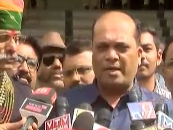 LRD ભરતી વિવાદઃ રાષ્ટ્રીય કરણી સેનાએ પરિપત્ર યથાવત રાખવાની કરી માંગ, જુઓ વીડિયો