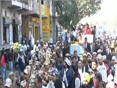 Delhi Election 2020: मटियाला में Arvind Kejriwal ने किया रोड शो