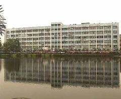 Reporter Stories: চক্ষুবিভাগ চালানোর জন্য অন্য হাসপাতালের তিনটি তল ভাড়া নিচ্ছে এনআরএস, রয়েছে বিতর্কও