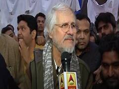 Delhi के पूर्व LG Najeeb Jung पहुंचे Jamia, कहा- 'यह घटना नहीं होनी चाहिए थी'