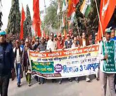 হাওড়ায় ফুটবল মাঠে সিএএ-এনআরসি-র প্রতিবাদ -- ‘হেডলাইন‍্‍স এক ঝলকে’