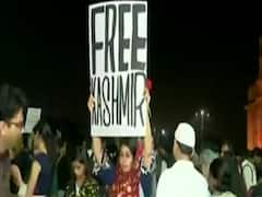 मुंबई: प्रदर्शन में ‘फ्री कश्मीर’ पोस्टर पर विवाद, BJP ने उठाए सवाल, Sanjay Raut ने दी सफाई