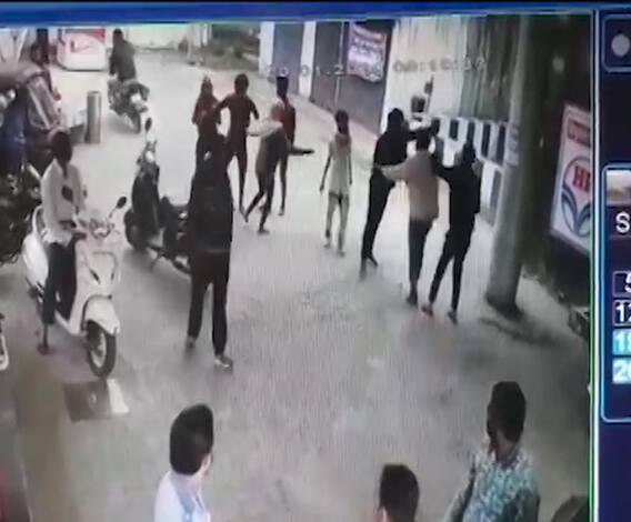 Nagpur | नागपूरातील पेट्रोल पंपावर अज्ञातांचा हल्ला; कर्मचारी जखमी | ABP Majha