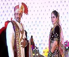 Vijay Chaudhari Marriage | तिला पाहिलं अन् ट्रिपल महाराष्ट्र केसरी झाला 'चीतपट'! | ABP Majha