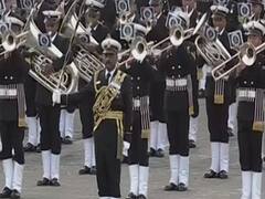 राजपथ पर बीटिंग रिट्रीट समारोह में दिखा गणतंत्र का गौरव, देखिए पूरी परेड