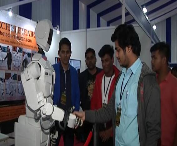 Techfest 2020 | आयआयटी टेकफेस्ट 2020 ची धूम; एअर टॅक्सी, रोबो, अॅग्री ड्रोनचा समावेश | ABP Majha