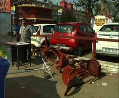 হাওড়া স্টেশনের নিউ কমপ্লেক্সের কাছে স্থানীয় দুষ্কৃতীর বিরুদ্ধে তোলা চাওয়া, হামলা, ভাঙচুর ও ছিনতাইয়ের অভিযোগ