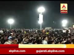 સુરતમાં ચાલુ ડાયરામાં અસામાજિક તત્વોએ ફેંક્યા તકિયા અને ગાદલા, જુઓ વીડિયો