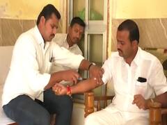 Miffed over Maha cabinet expansion, Cong workers write letter in blood to Sonia Gandhi