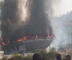 Pune | बाणेर परिसरातील पॅनकार्ड क्लब इमारतीला आग; अग्निशमन दलाच्या 5 गाड्या घटनास्थळी | ABP Majha