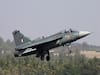 Fighter jet Tejas' landing in 12 seconds will impress you the most today